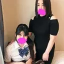 グラマーなスナックのママと制服娘