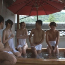 《混浴風呂に入ったら二人連れの息抜旅行をしている人妻が二人居たので勃起チンポ見せつけてナンパしてヤラしてもらいました。》