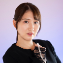 夫の遺影の前で夫の同僚の精子を求める未亡人